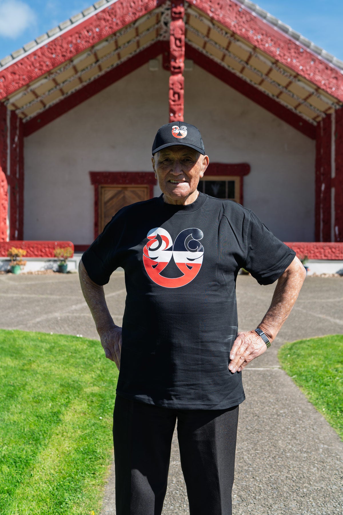 Adult T-shirt -  Tino Rangatiratanga