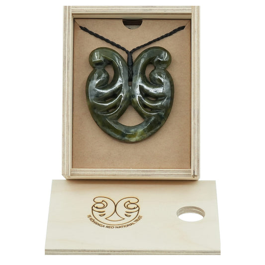 Taonga Pounamu – L64