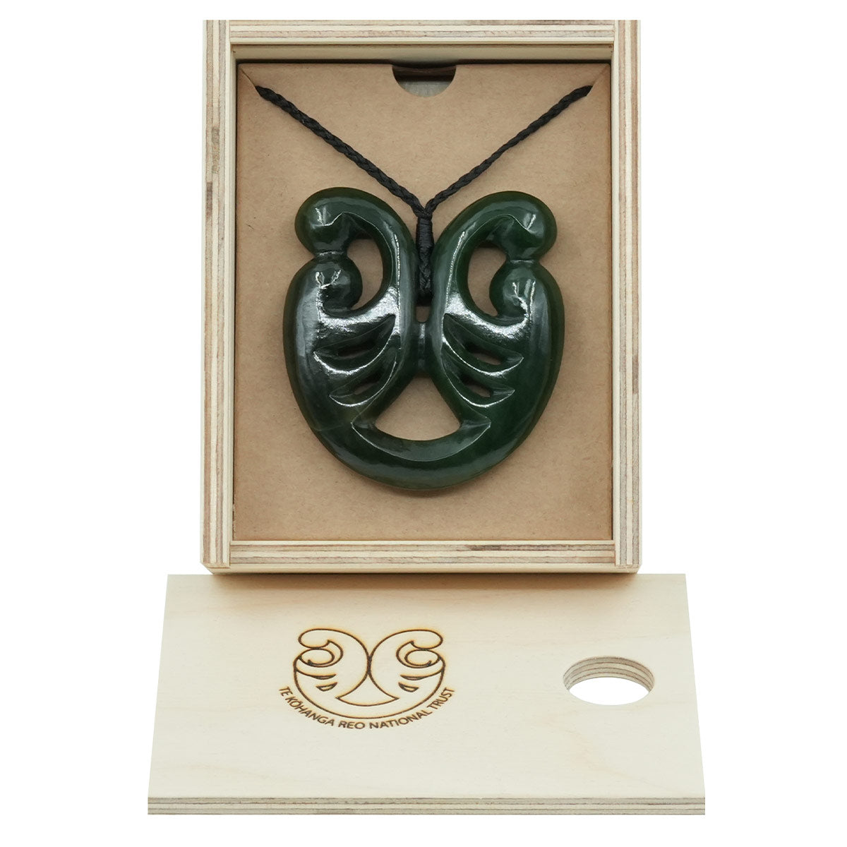 Taonga Pounamu – L76