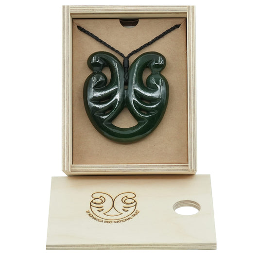 Taonga Pounamu – L98