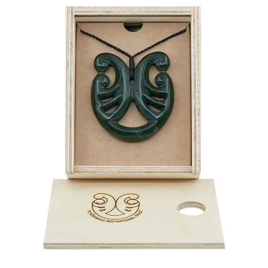 Taonga Pounamu – L157