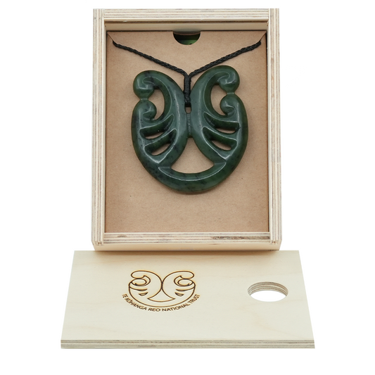 Taonga Pounamu – L158