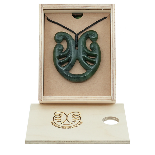 Taonga Pounamu – L162