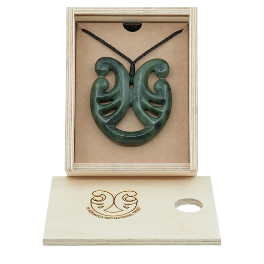 Taonga Pounamu – L169