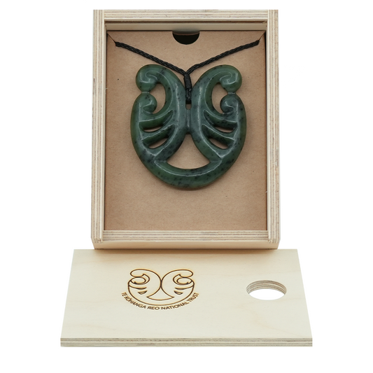 Taonga Pounamu – L178