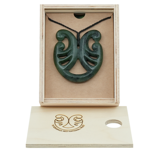 Taonga Pounamu – L184