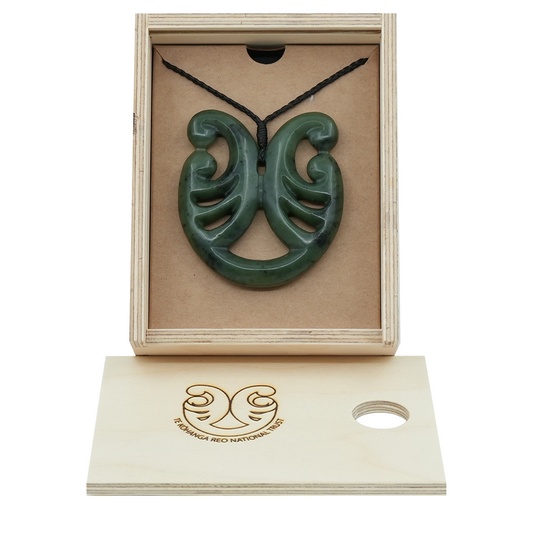 Taonga Pounamu – L186