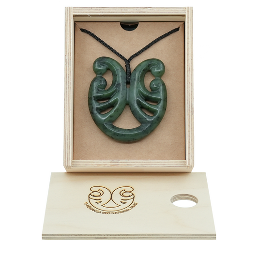Taonga Pounamu – L194