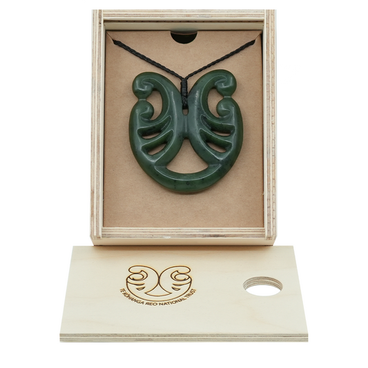 Taonga Pounamu – L195