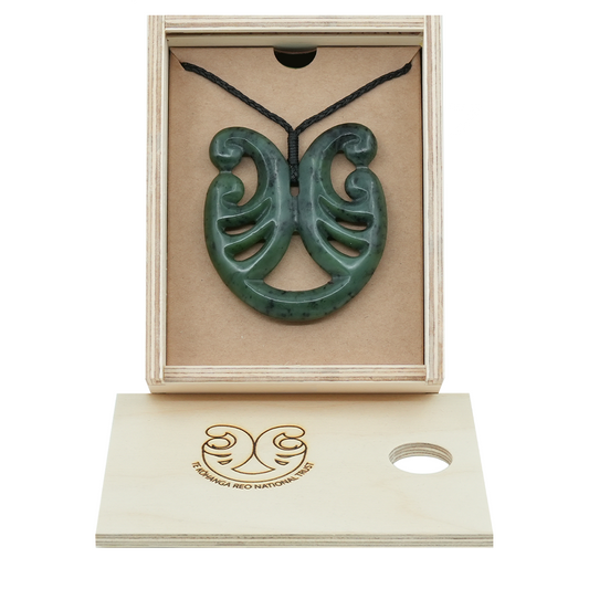 Taonga Pounamu – L196