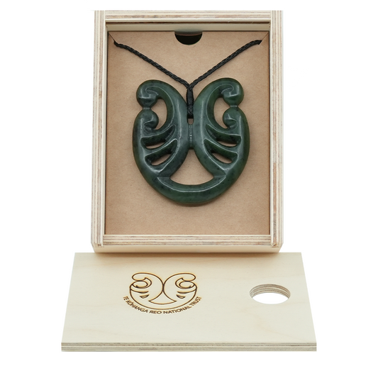 Taonga Pounamu – L198