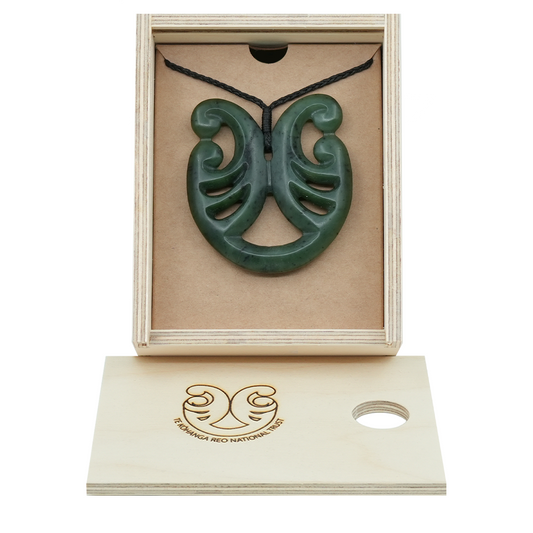 Taonga Pounamu – L201