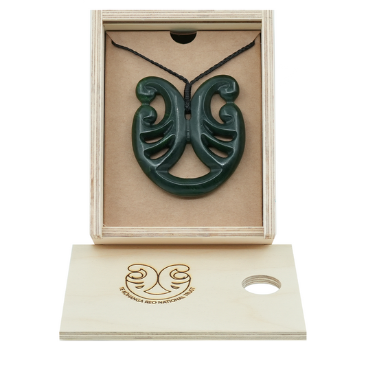 Taonga Pounamu – L202