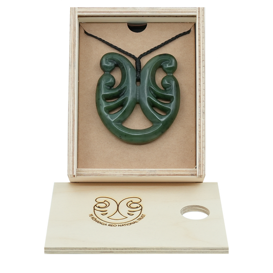 Taonga Pounamu – L203