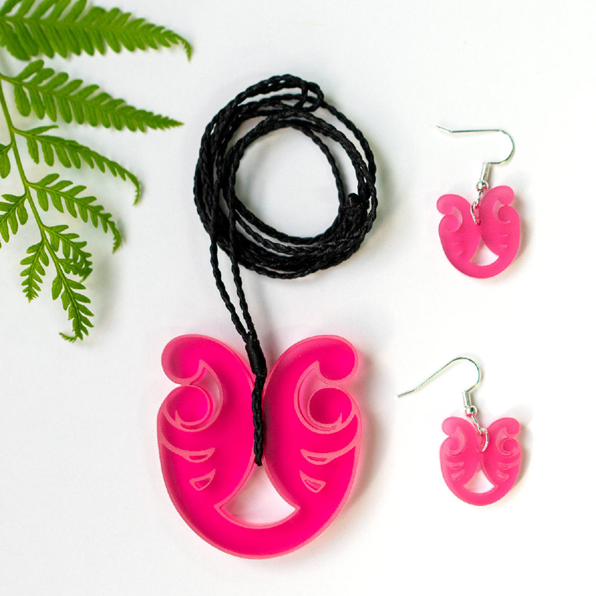 Taonga Resin Earrings & Necklace Set